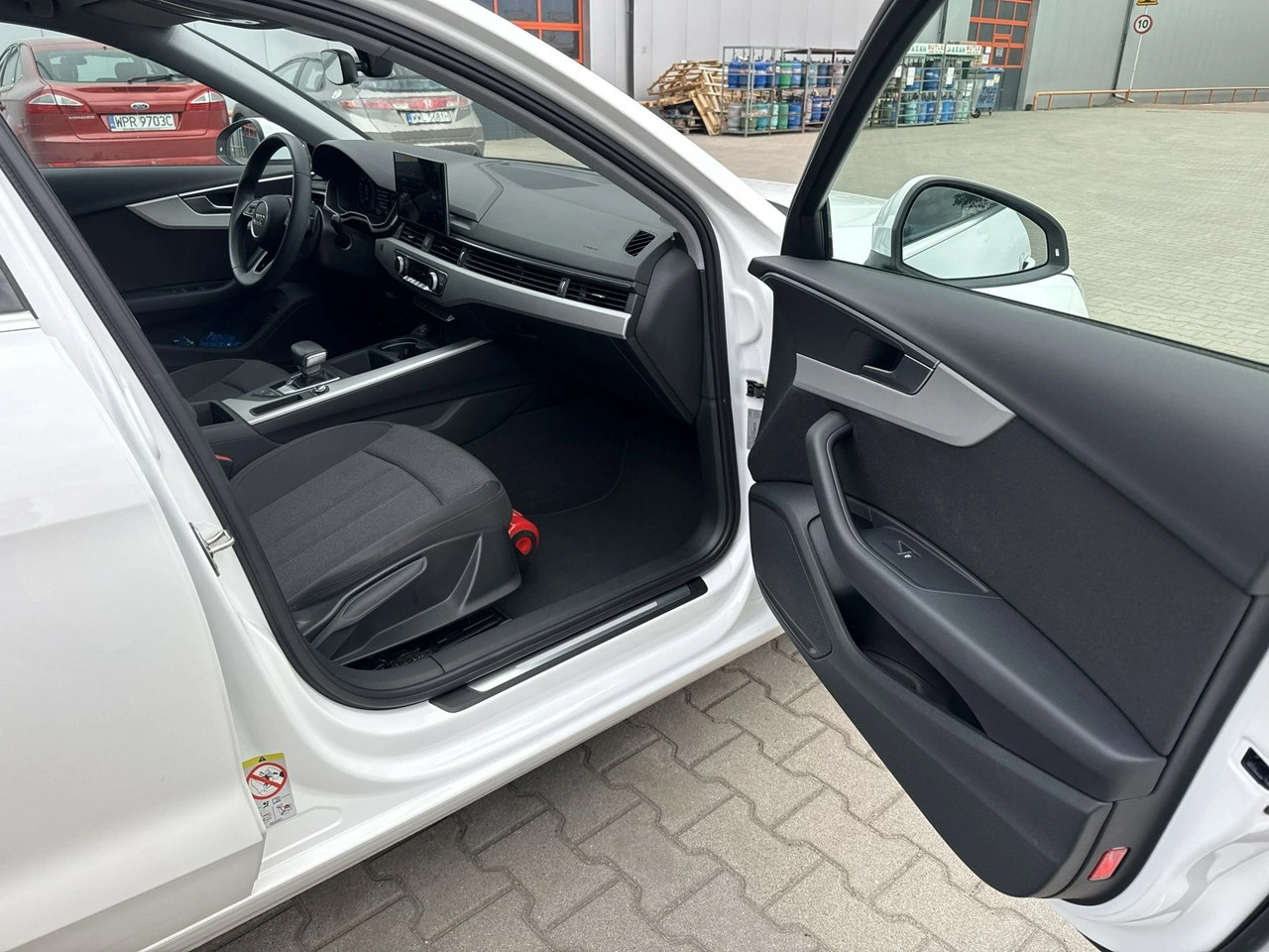 Audi A4 - Zdjęcie 18