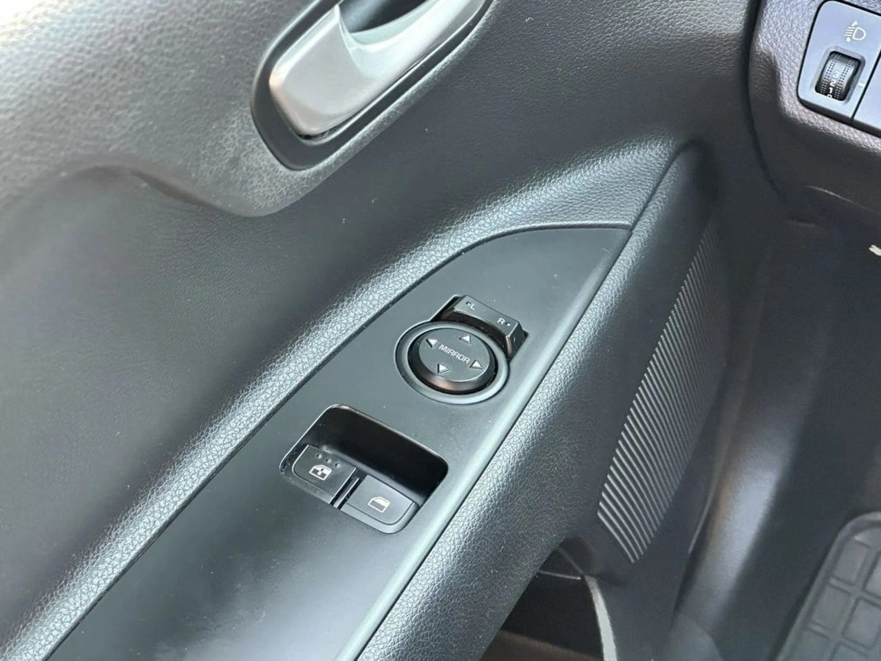 Kia Rio - Zdjęcie 35
