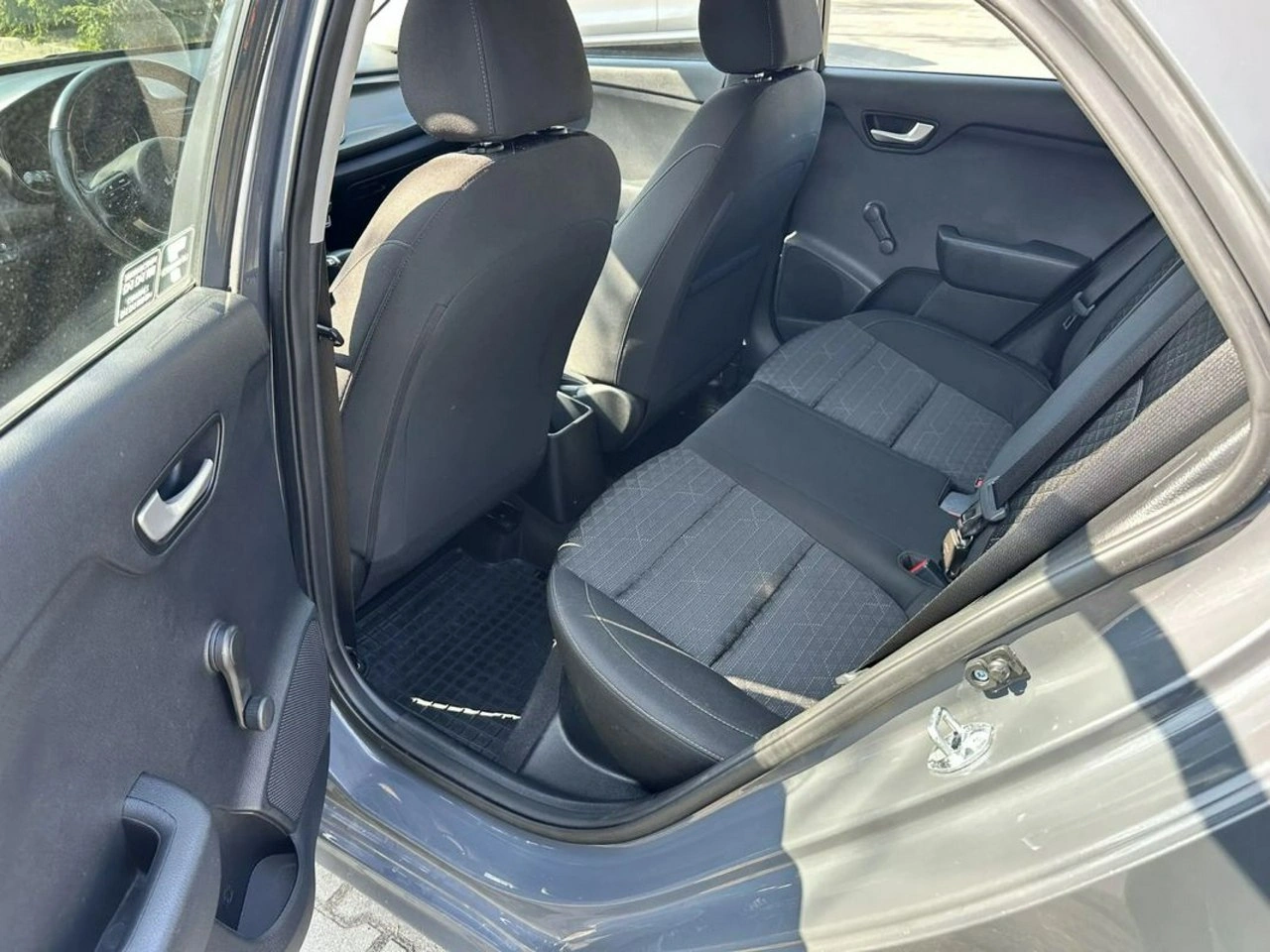 Kia Rio - Zdjęcie 37