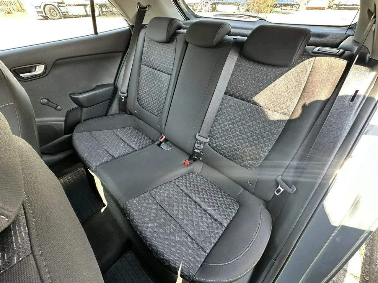 Kia Rio - Zdjęcie 38