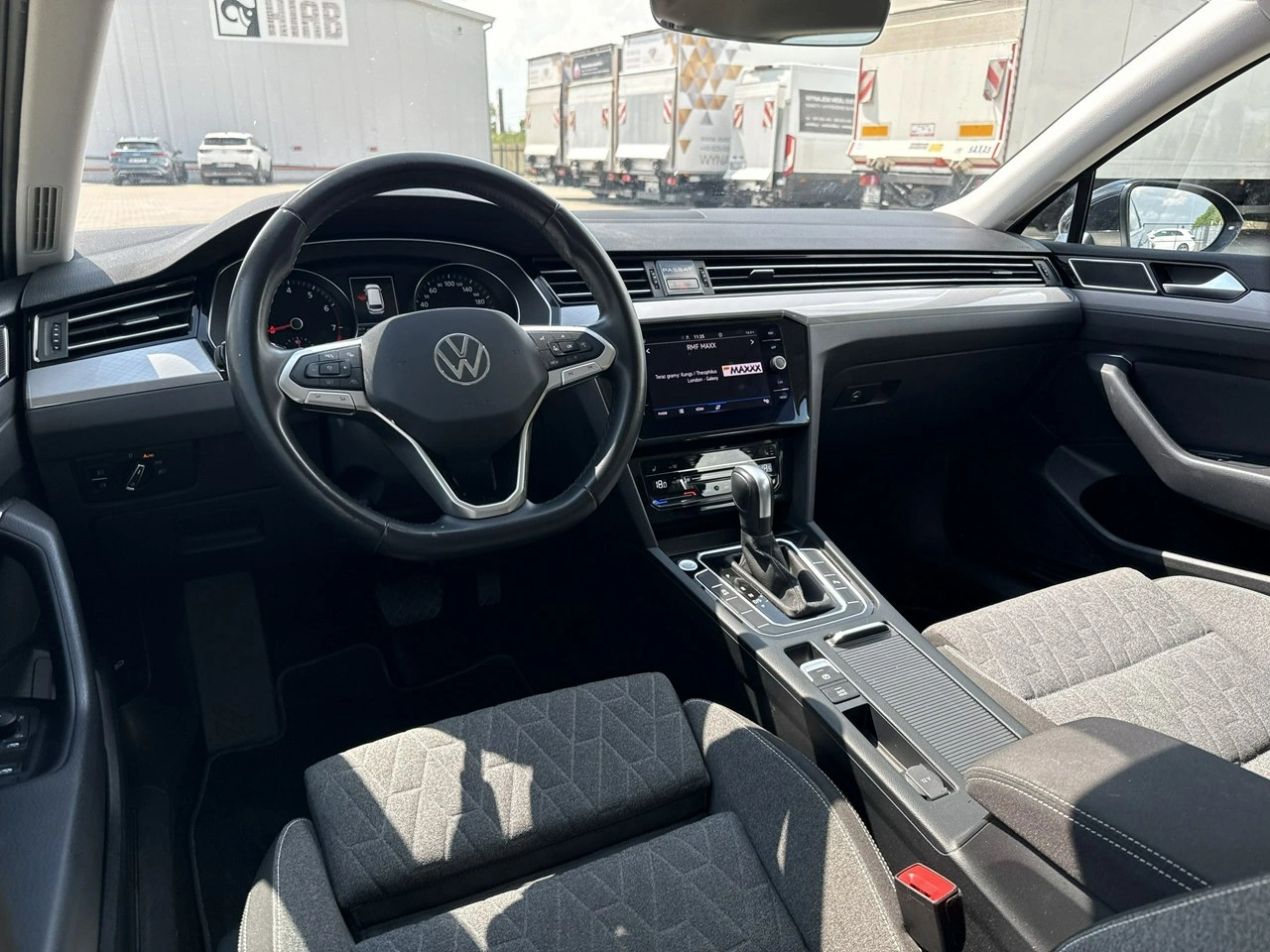 Volkswagen Passat - Zdjęcie 12