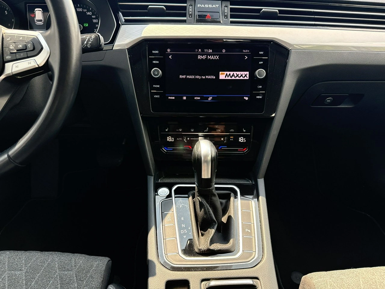 Volkswagen Passat - Zdjęcie 22