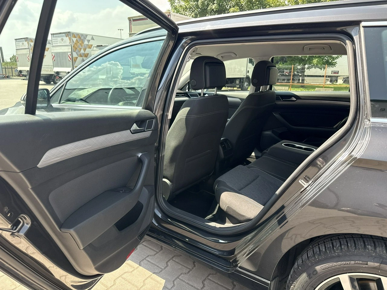 Volkswagen Passat - Zdjęcie 13