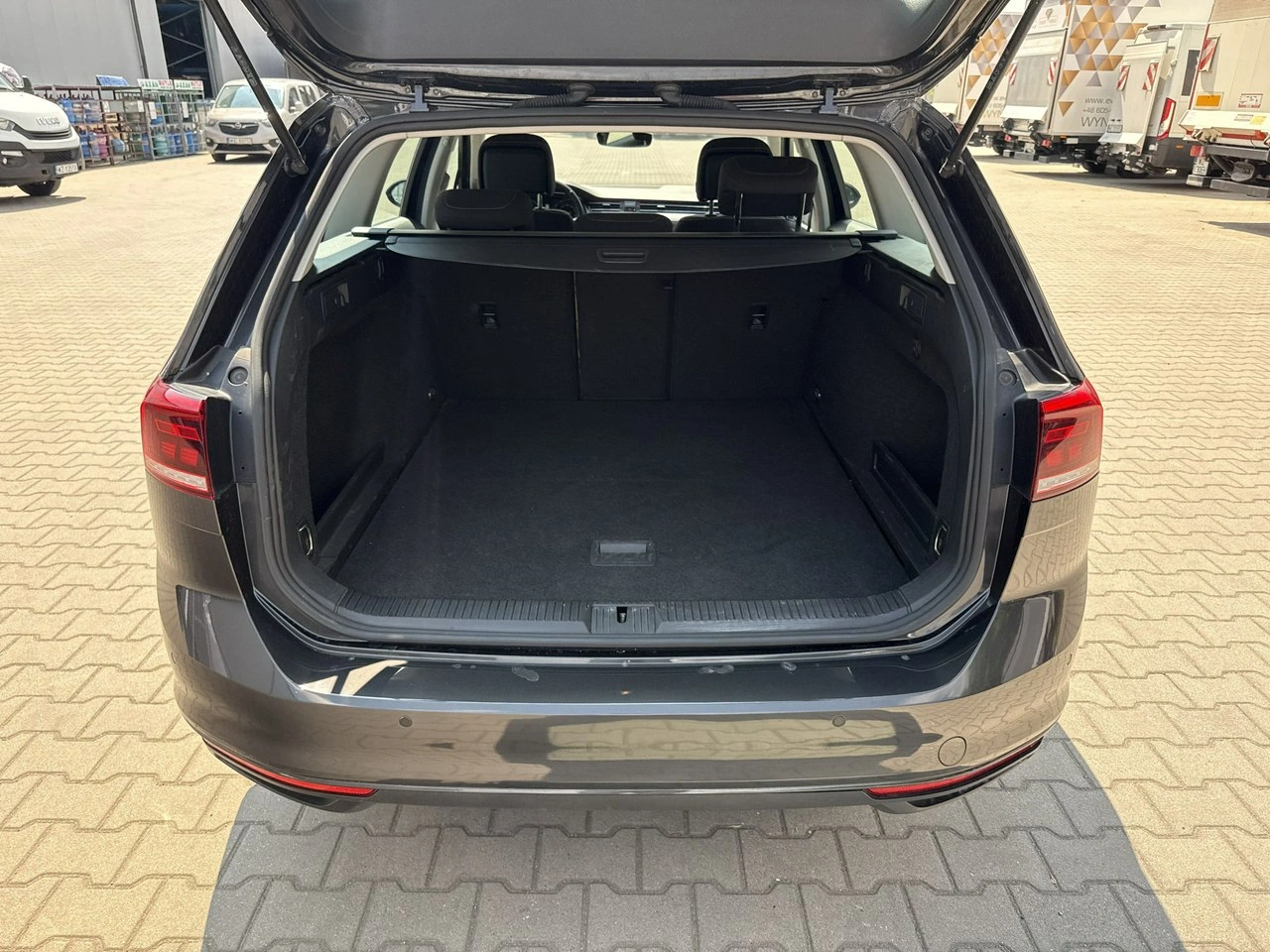 Volkswagen Passat - Zdjęcie 15