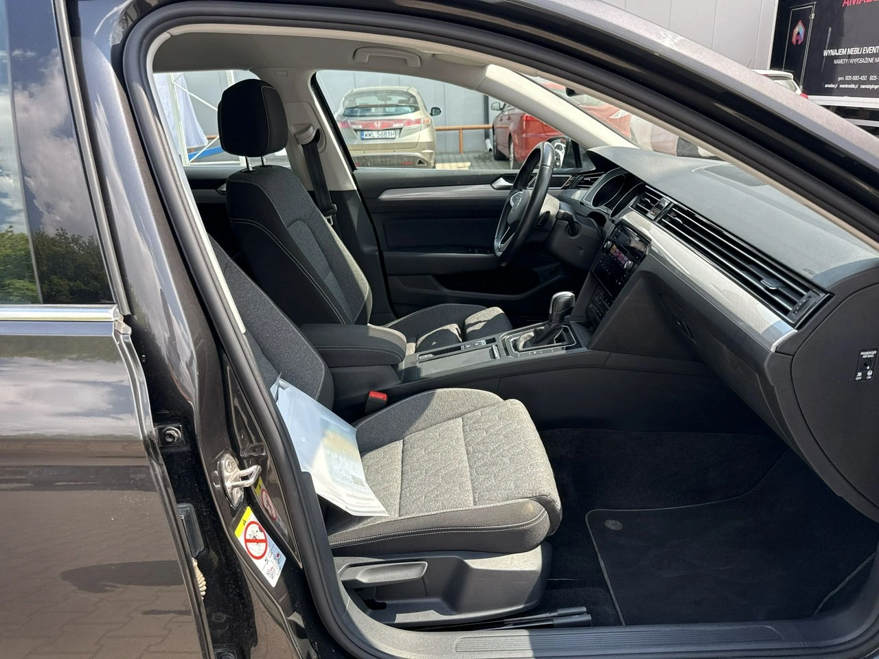Volkswagen Passat - Zdjęcie 19