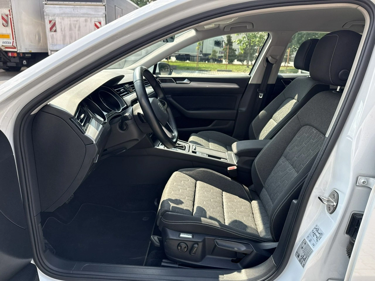 Volkswagen Passat - Zdjęcie 10
