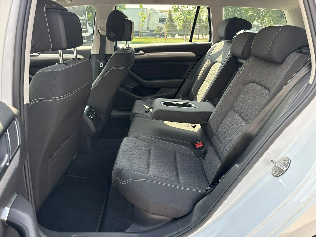 Volkswagen Passat - Zdjęcie 14
