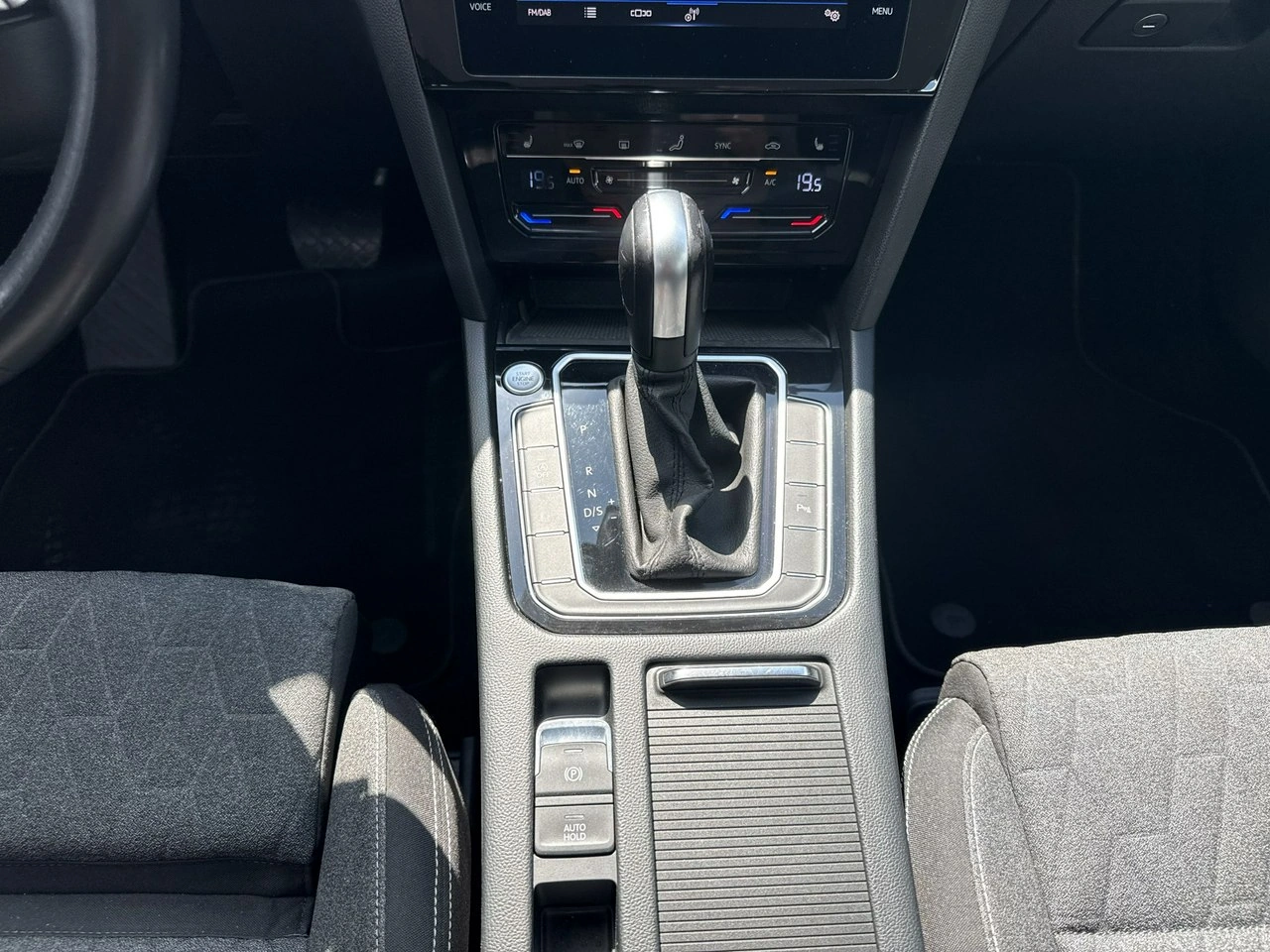 Volkswagen Passat - Zdjęcie 23