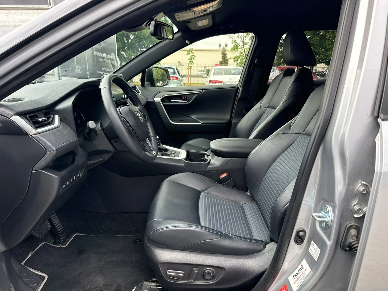 Toyota RAV-4 - Zdjęcie 10