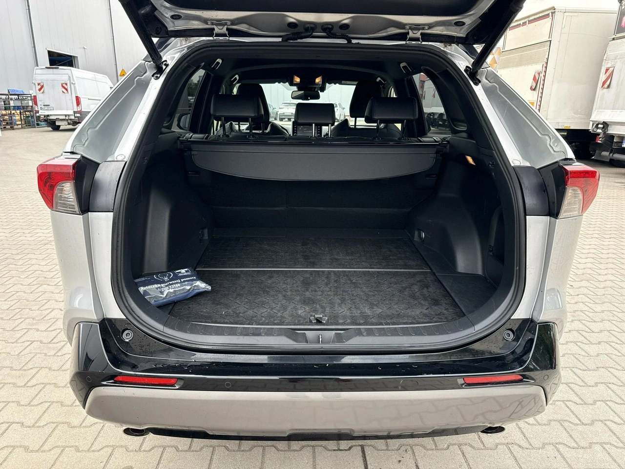 Toyota RAV-4 - Zdjęcie 16