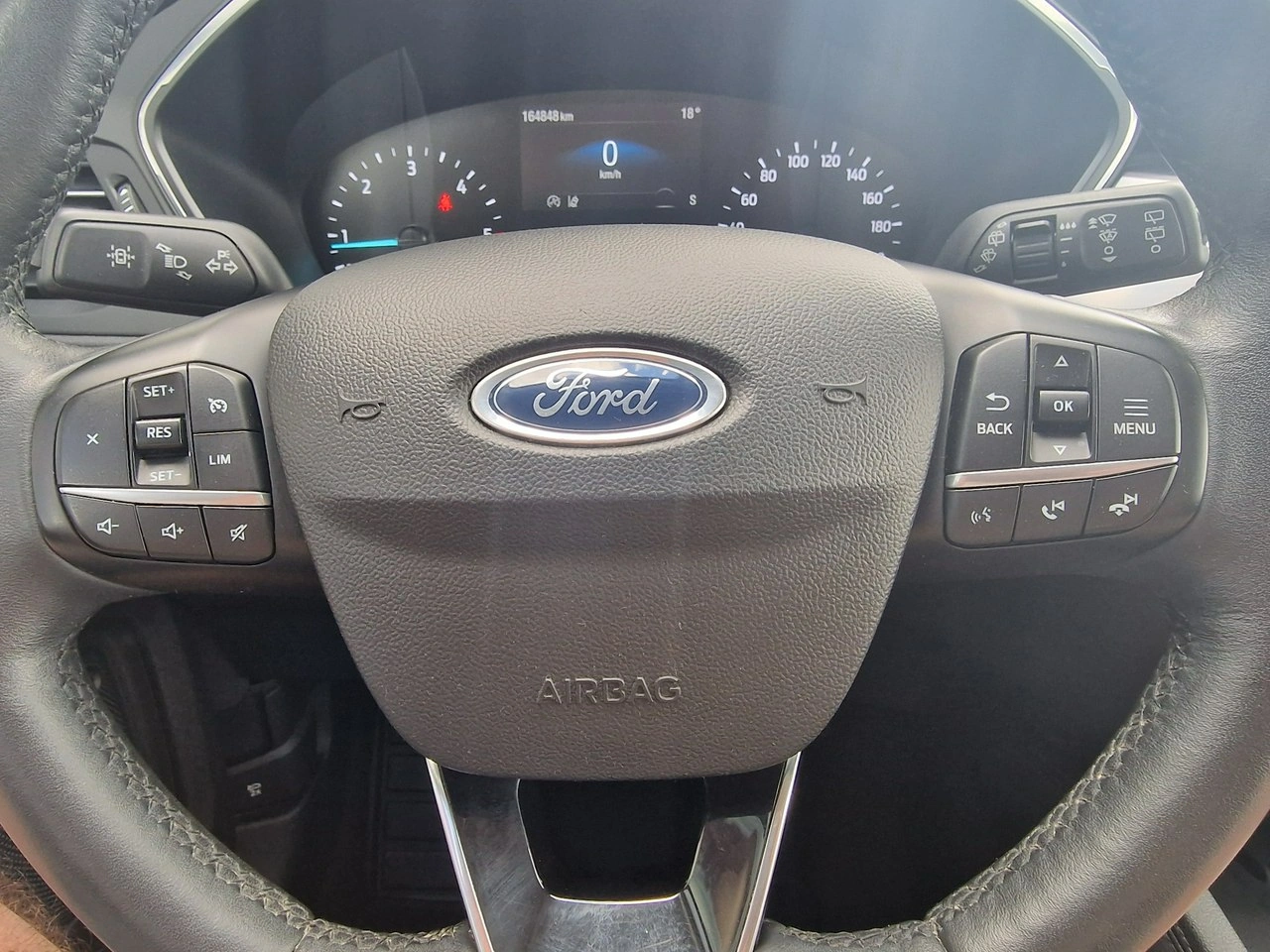 Ford Kuga - Zdjęcie 30