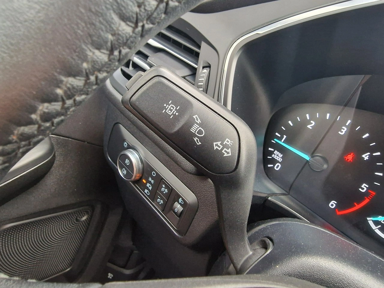 Ford Kuga - Zdjęcie 32
