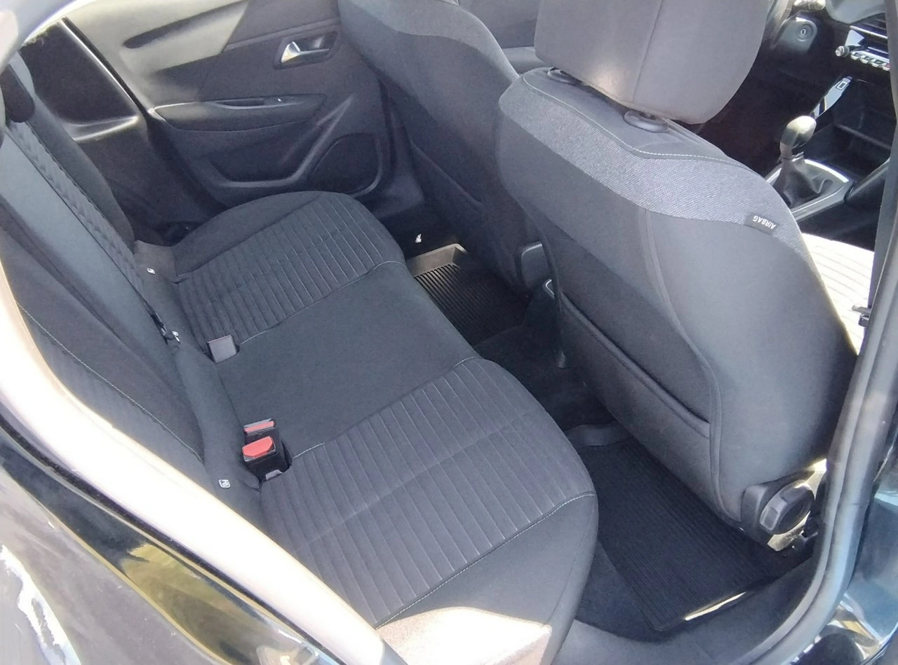 Peugeot 208 - Zdjęcie 10