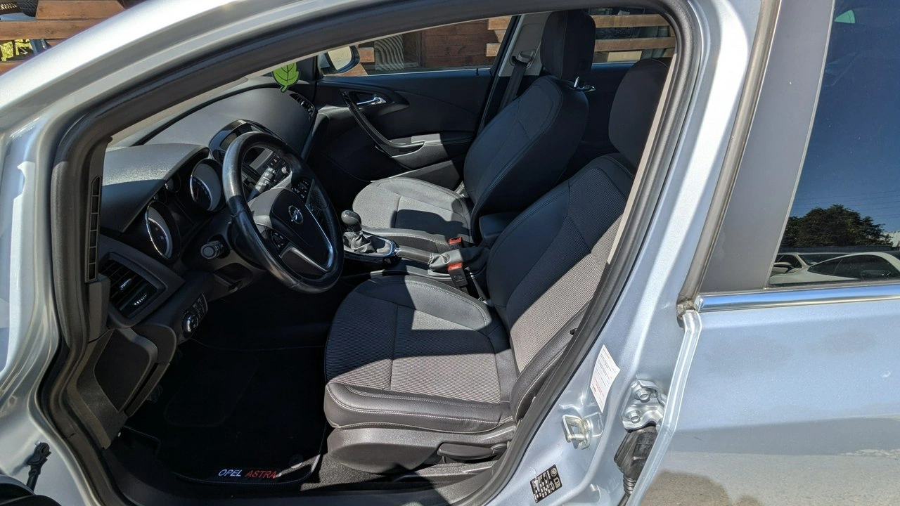 Opel Astra - Zdjęcie 17