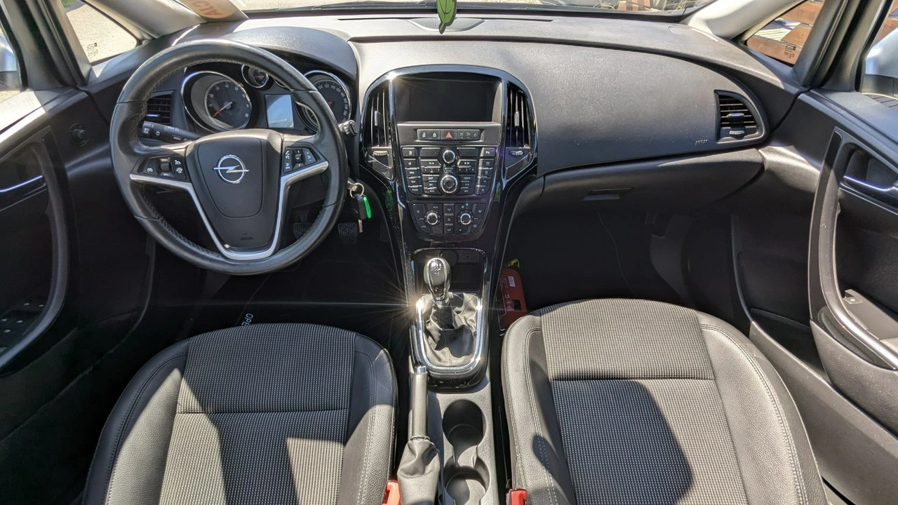 Opel Astra - Zdjęcie 24