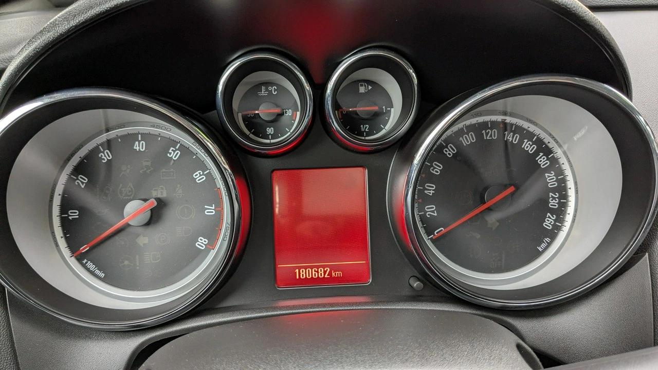 Opel Astra - Zdjęcie 25