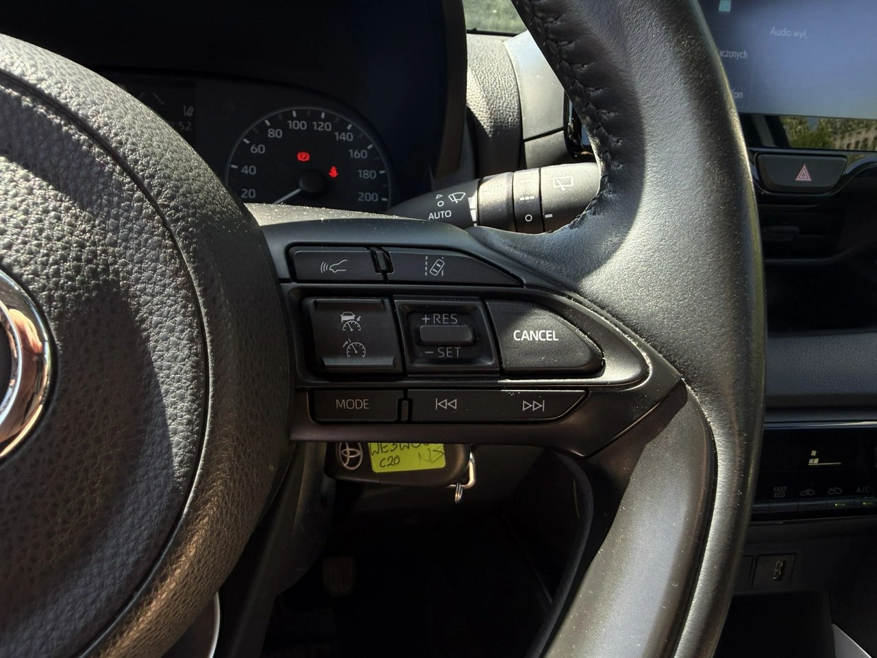 Toyota Yaris - Zdjęcie 10