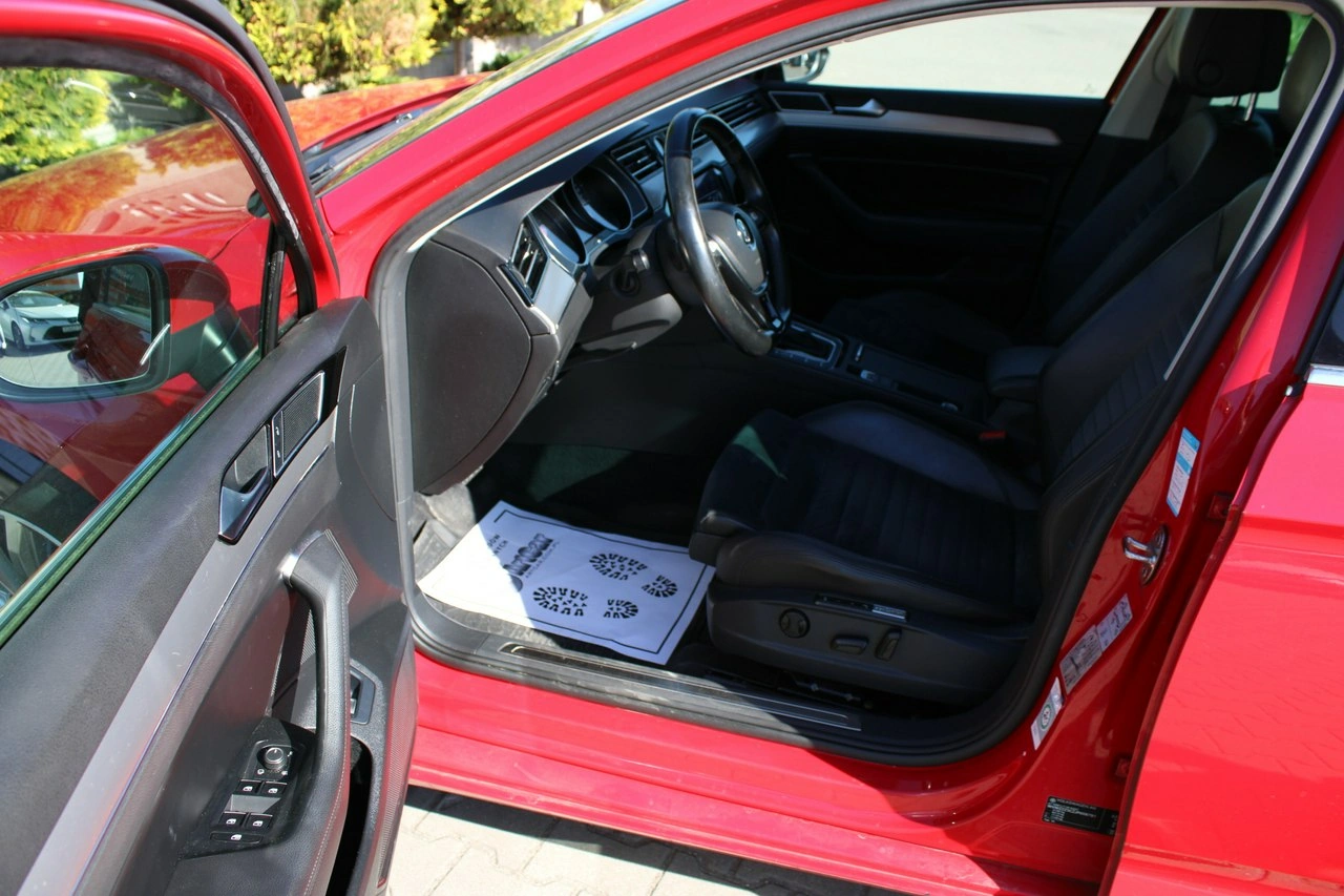 Volkswagen Passat Variant - Zdjęcie 16