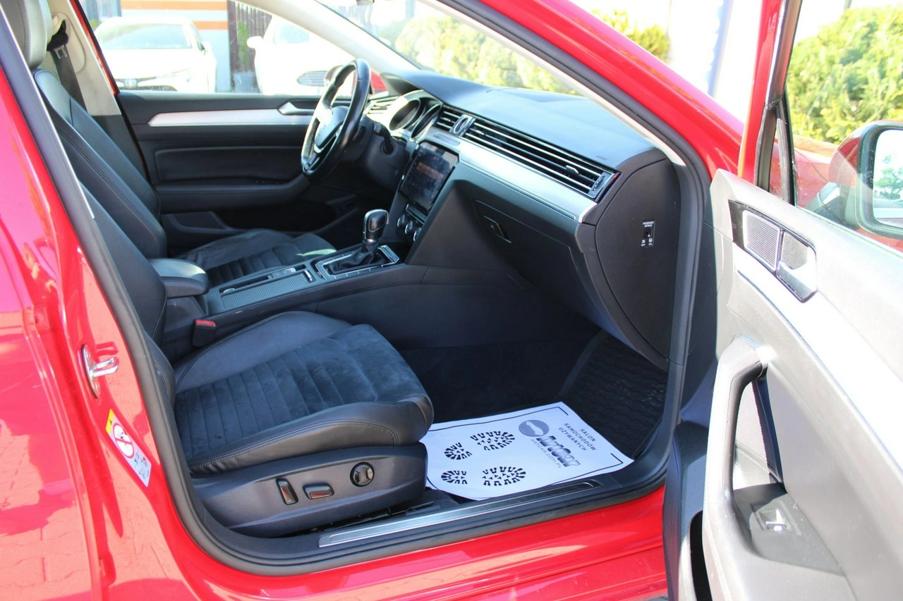 Volkswagen Passat Variant - Zdjęcie 18