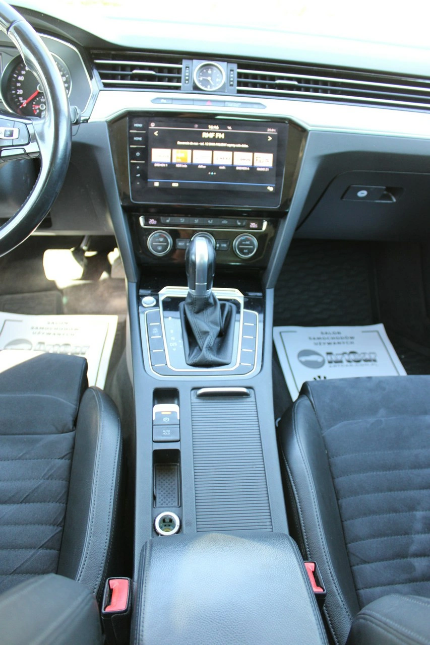 Volkswagen Passat Variant - Zdjęcie 23