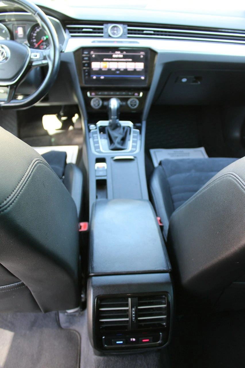 Volkswagen Passat Variant - Zdjęcie 25