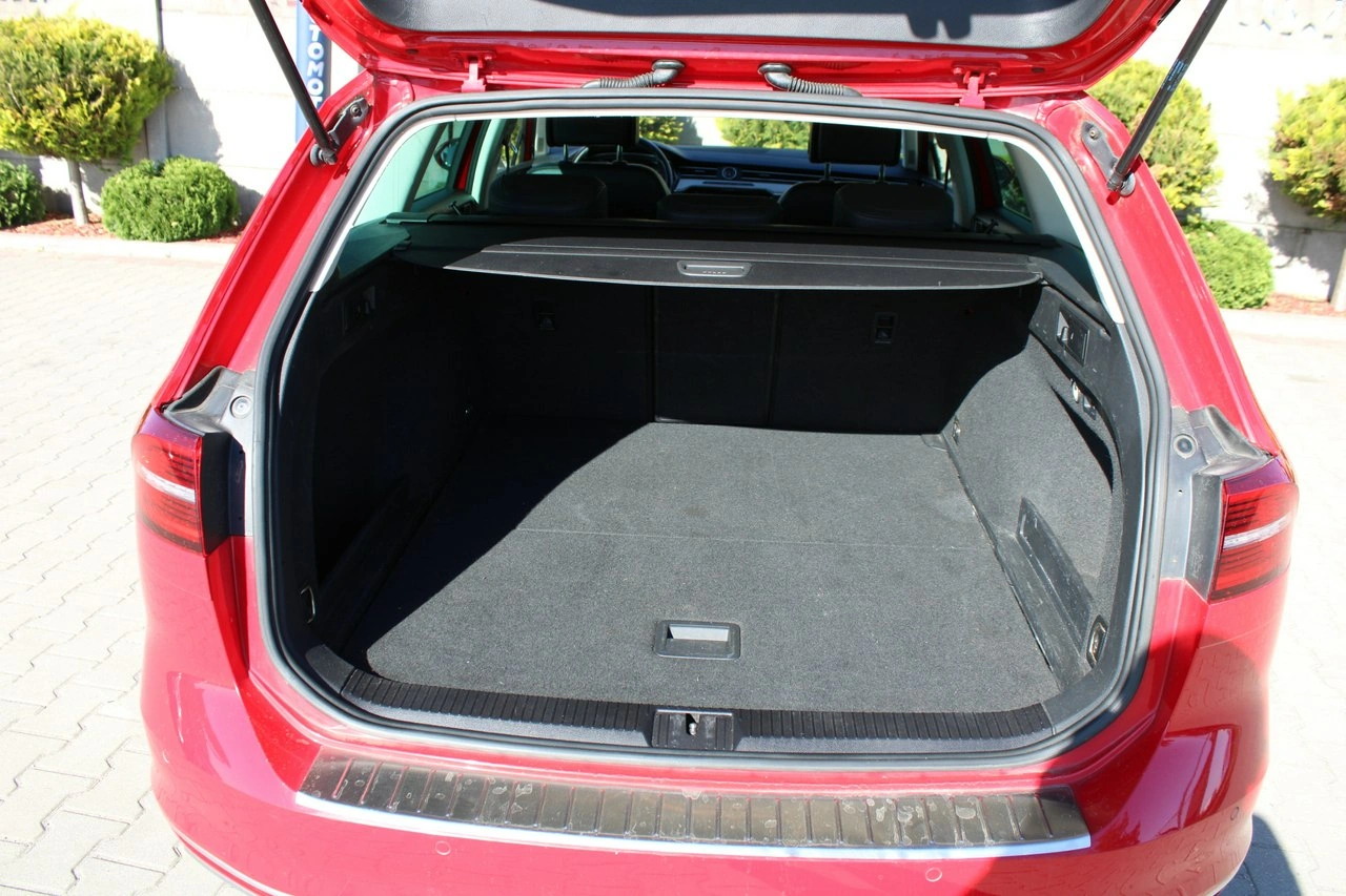 Volkswagen Passat Variant - Zdjęcie 34