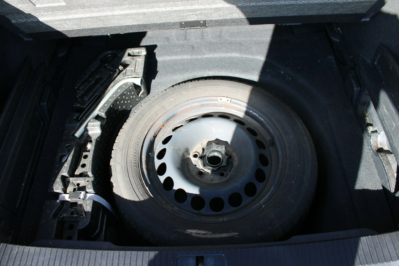 Volkswagen Passat Variant - Zdjęcie 35