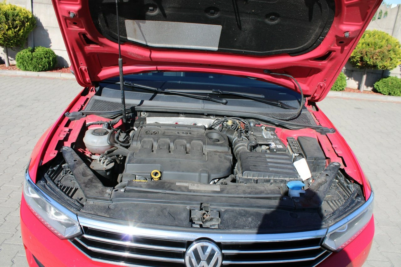 Volkswagen Passat Variant - Zdjęcie 37