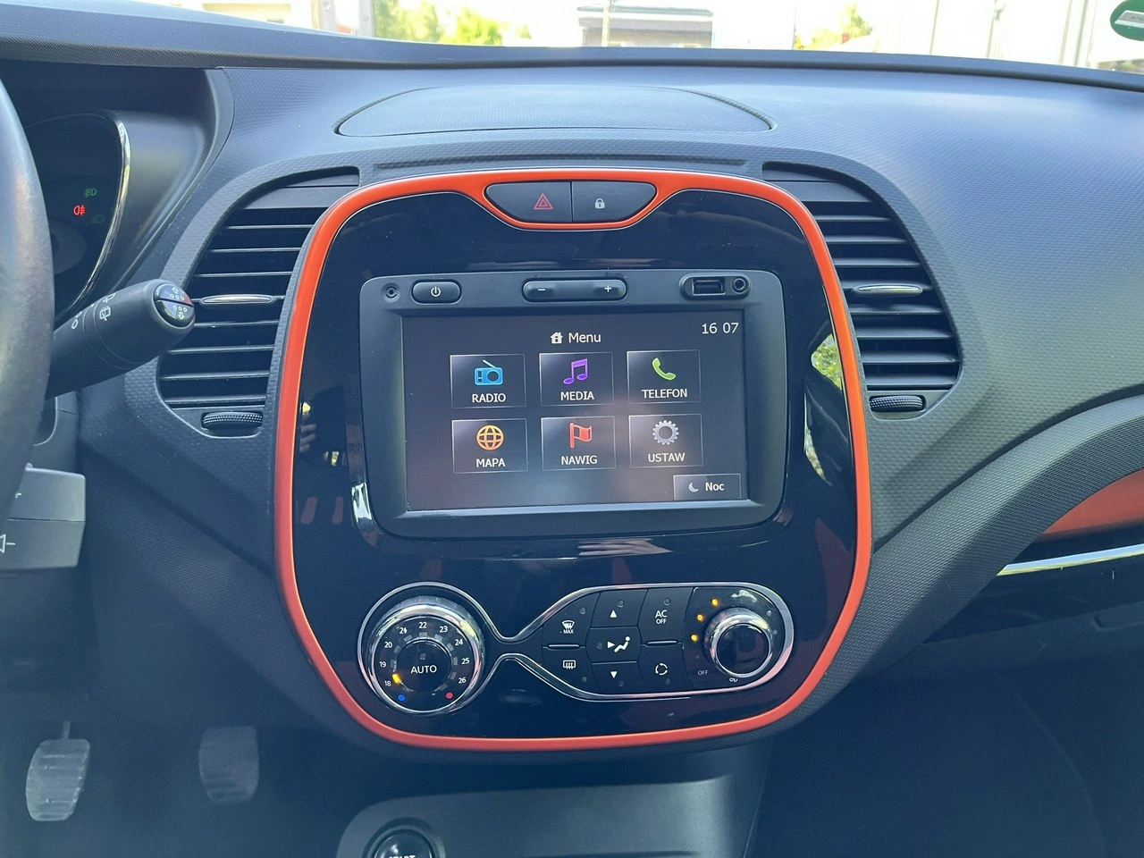 Renault Captur - Zdjęcie 14