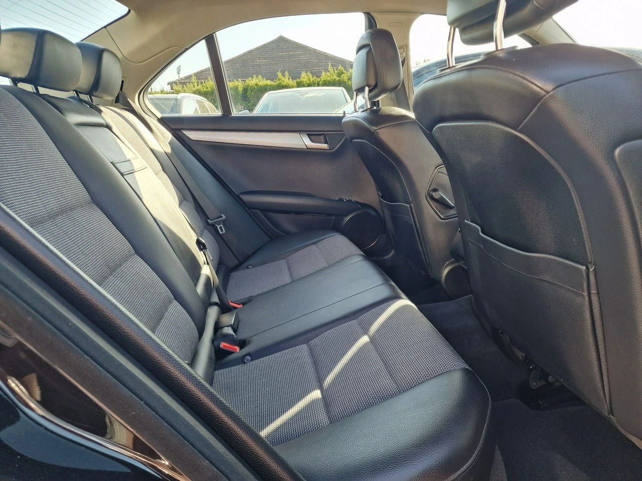 Mercedes C 200 - Zdjęcie 16