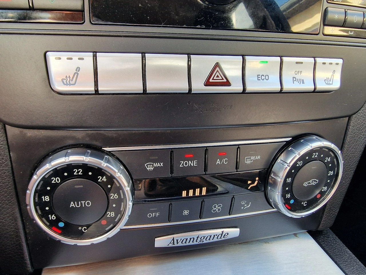 Mercedes C 200 - Zdjęcie 23