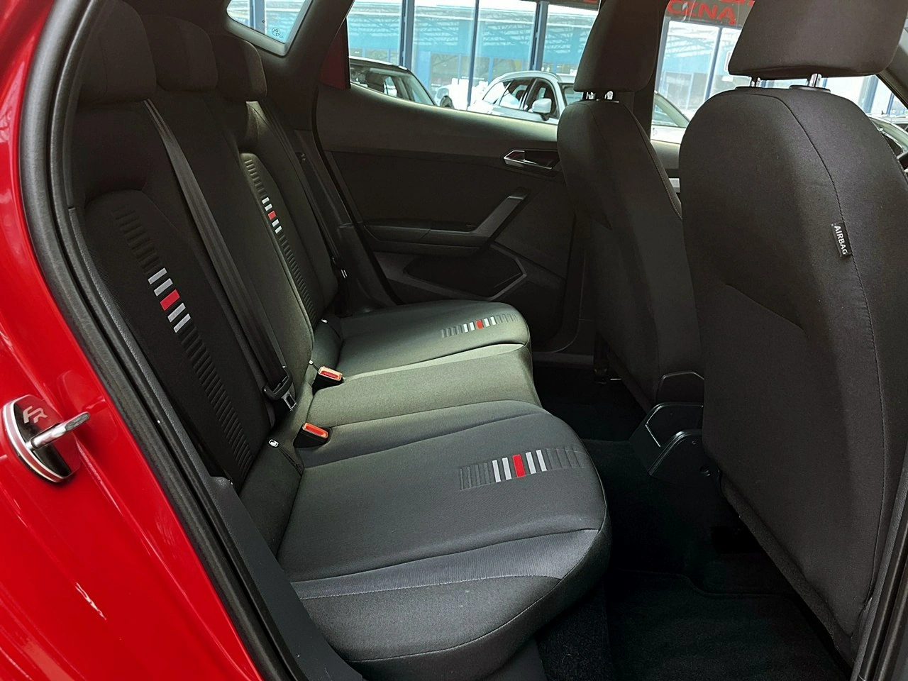 Seat Arona - Zdjęcie 11