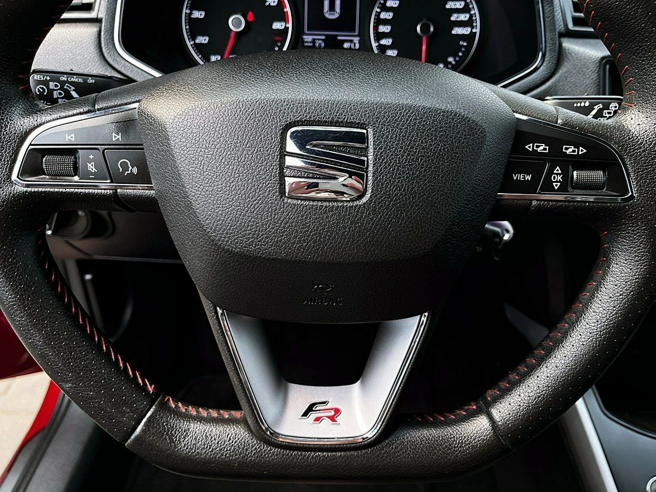 Seat Arona - Zdjęcie 18