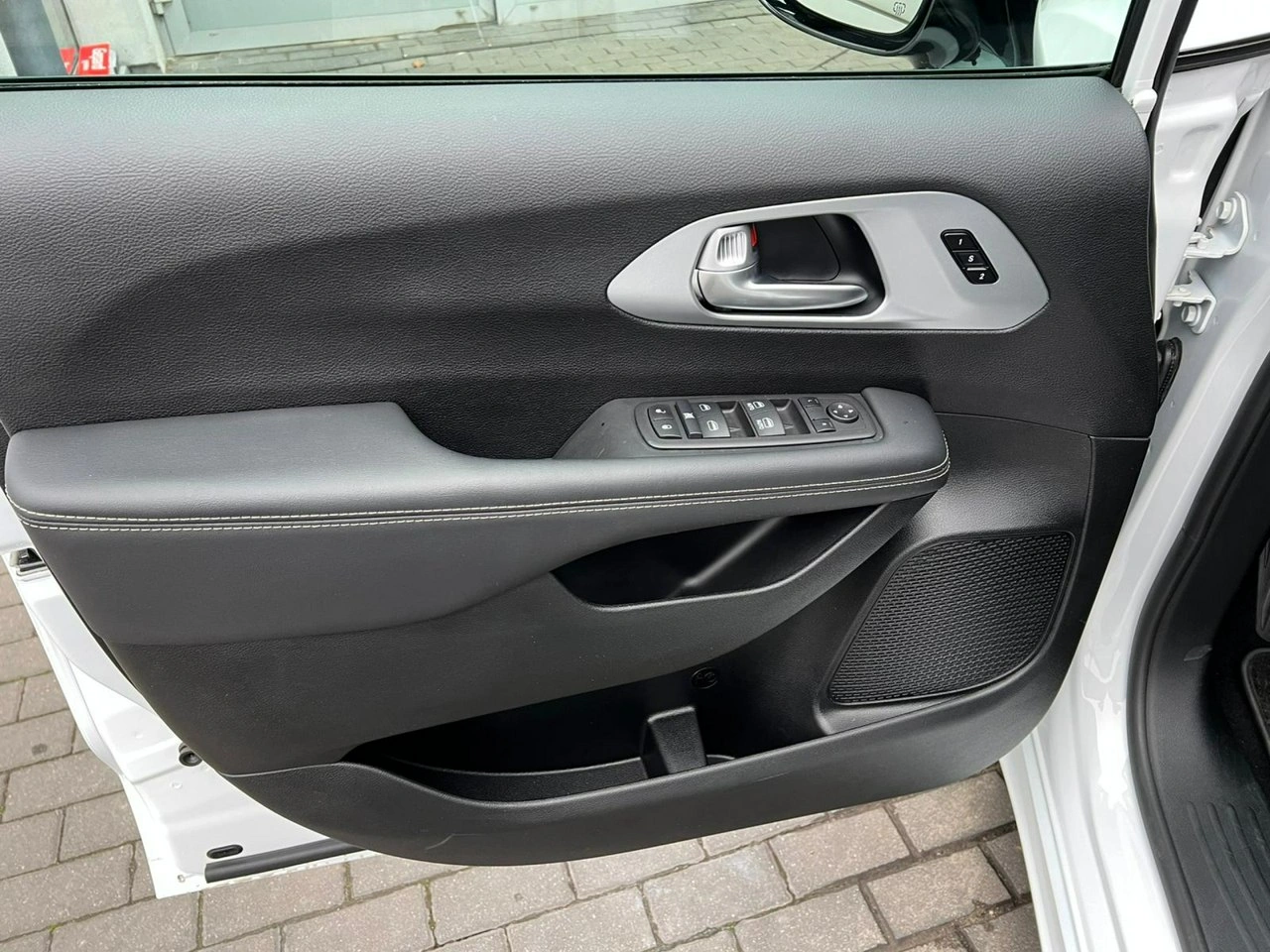 Chrysler Pacifica - Zdjęcie 13