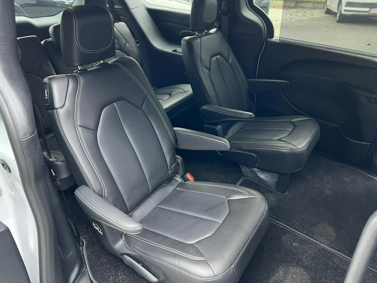 Chrysler Pacifica - Zdjęcie 17