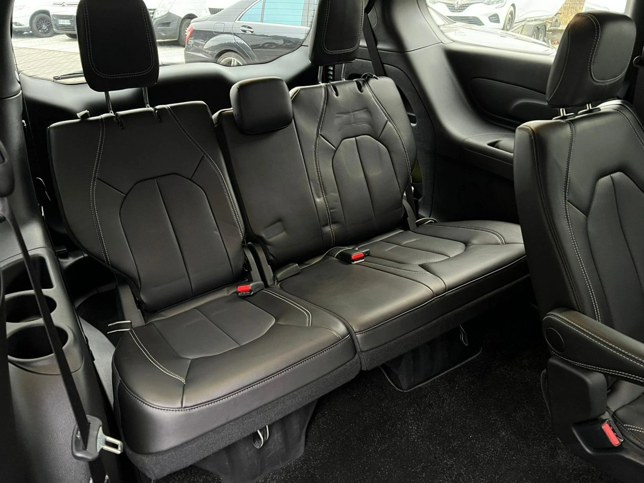 Chrysler Pacifica - Zdjęcie 17