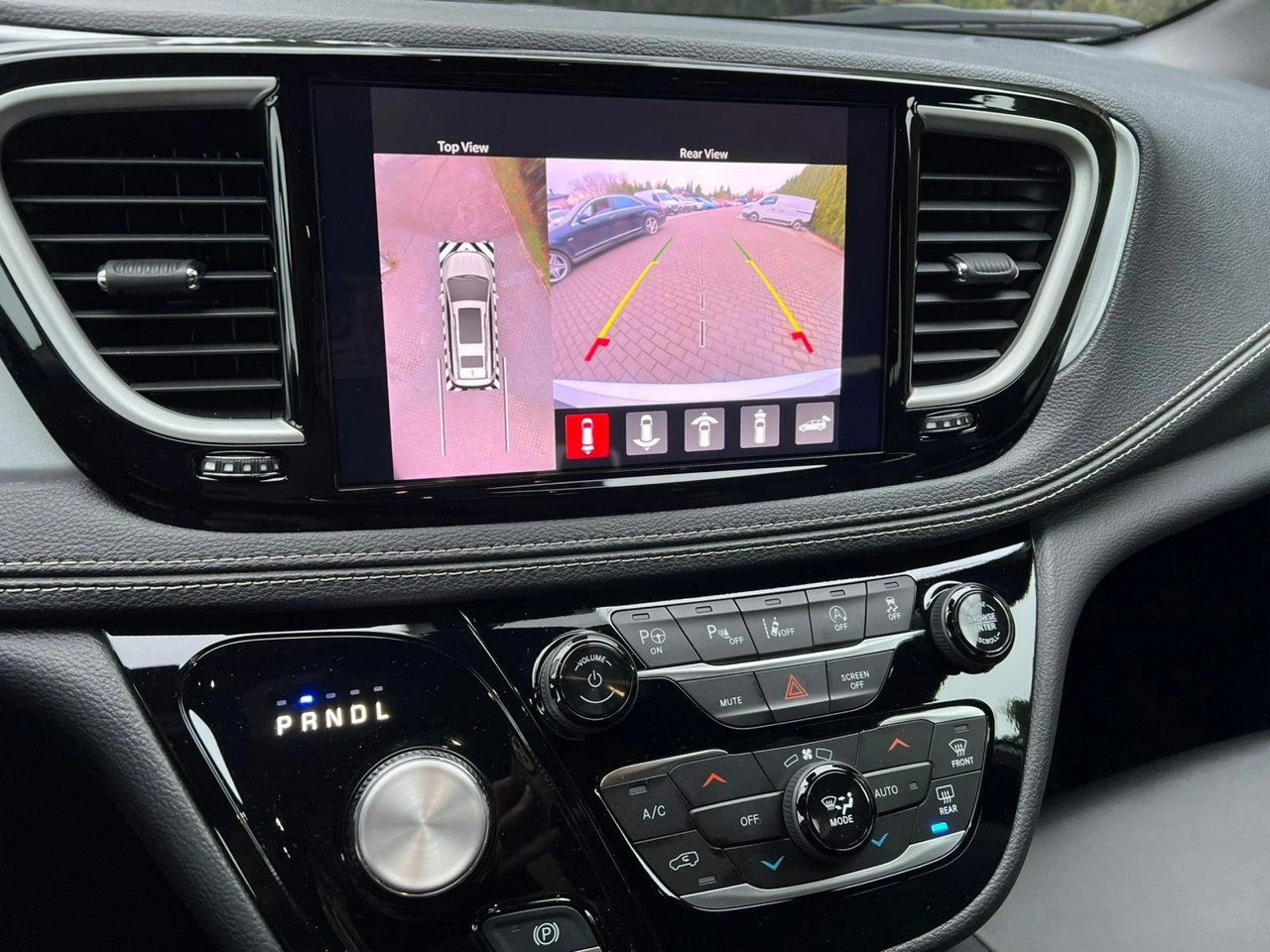 Chrysler Pacifica - Zdjęcie 20