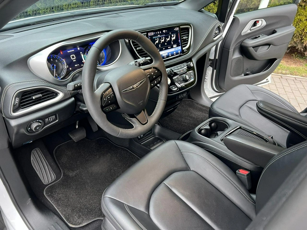 Chrysler Pacifica - Zdjęcie 8