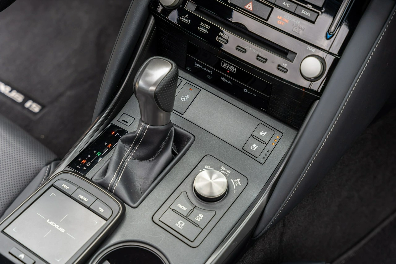 Lexus IS - Zdjęcie 42