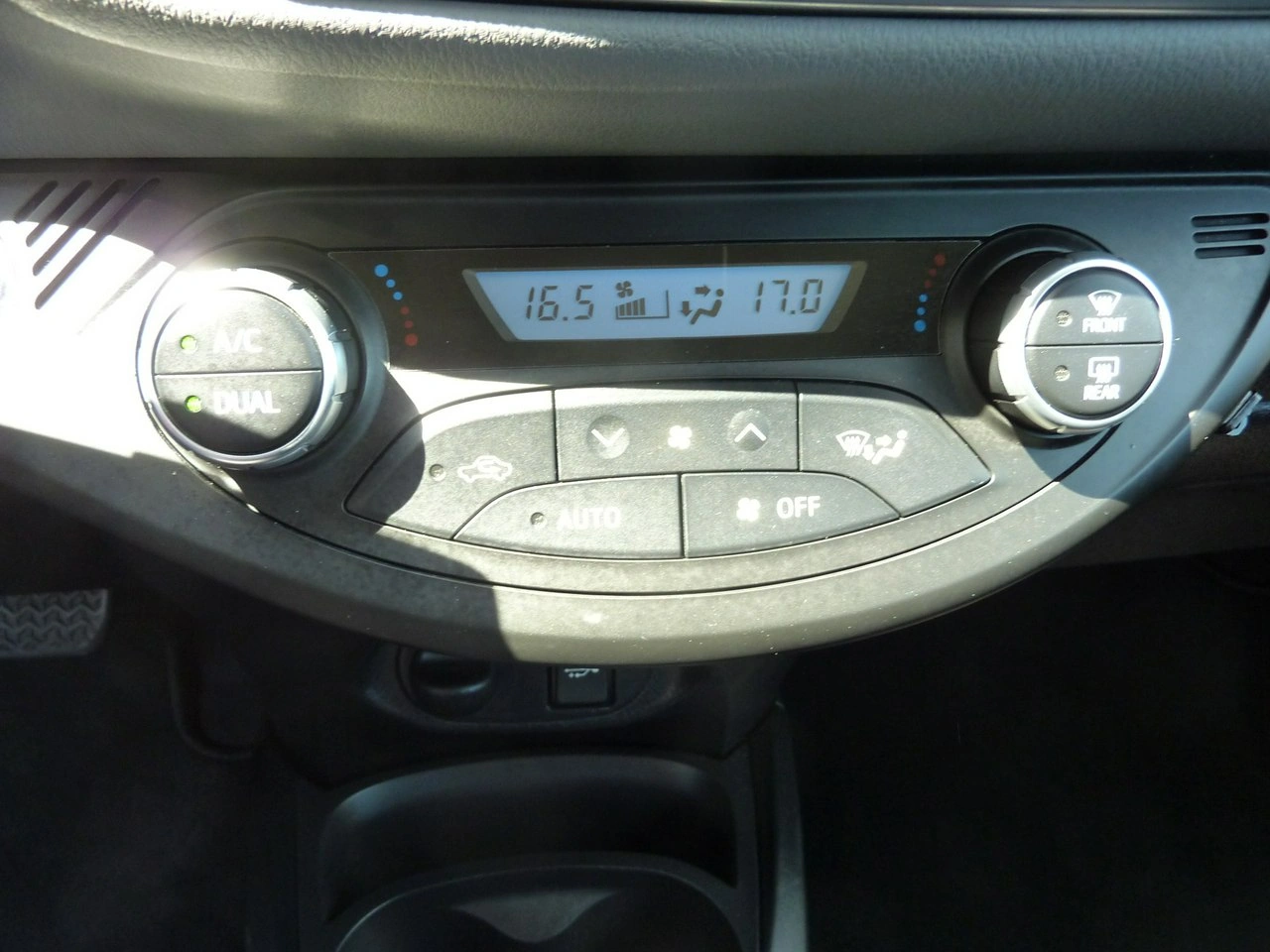 Toyota Yaris - Zdjęcie 26