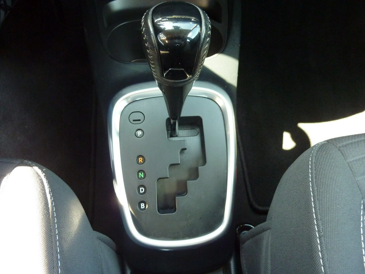 Toyota Yaris - Zdjęcie 31