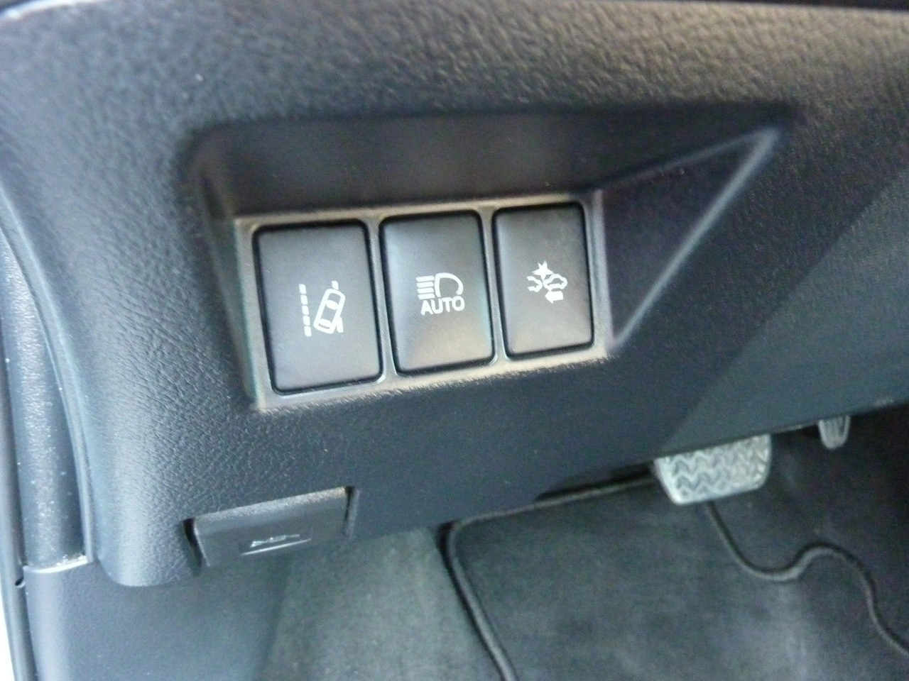 Toyota Yaris - Zdjęcie 32