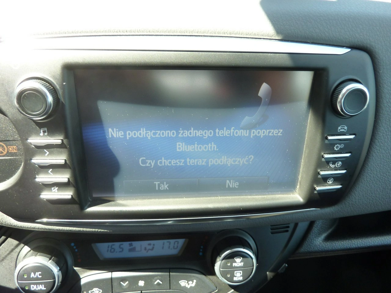 Toyota Yaris - Zdjęcie 25