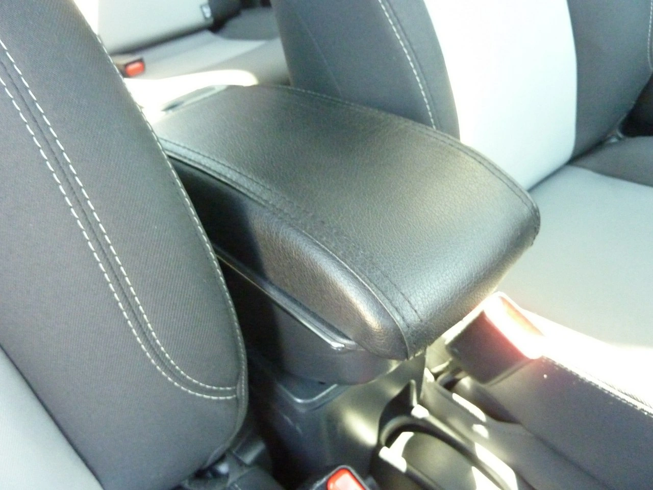 Toyota Yaris - Zdjęcie 34