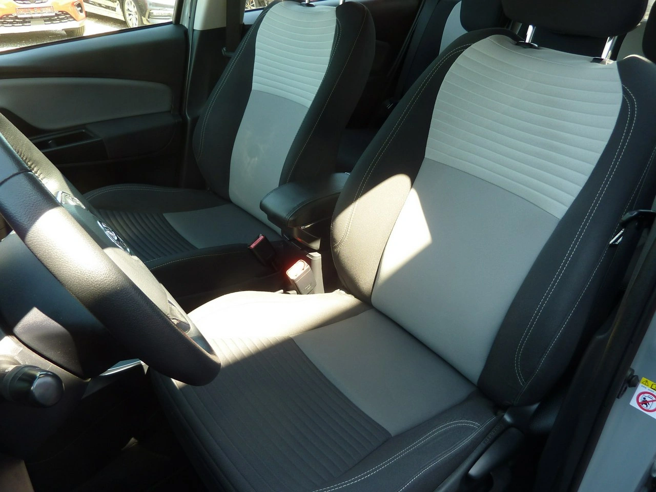 Toyota Yaris - Zdjęcie 10