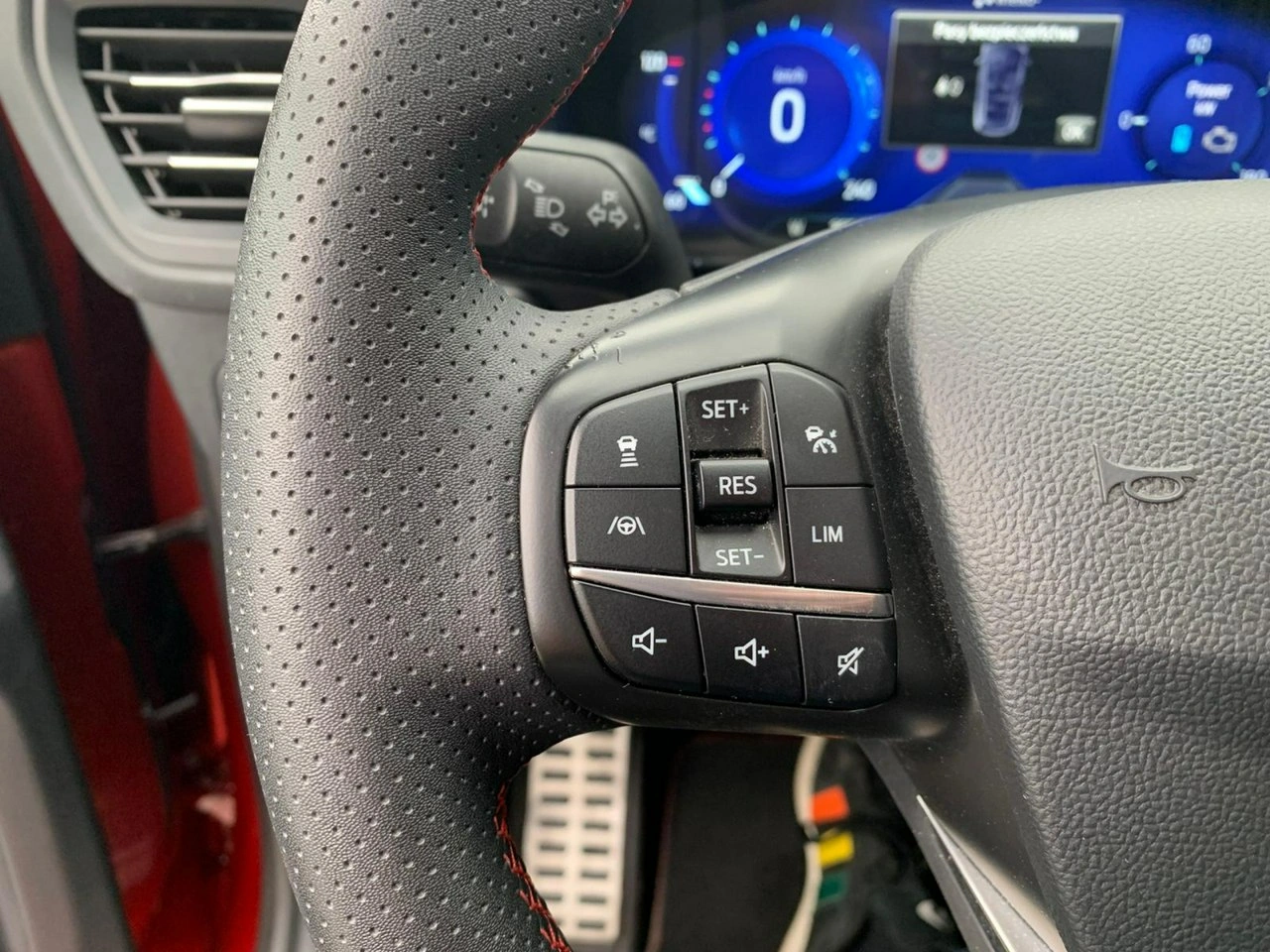 Ford Kuga - Zdjęcie 14