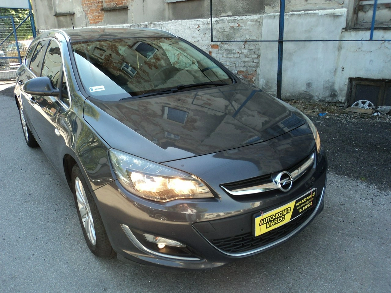 Opel Astra Sports Tourer - Zdjęcie 1