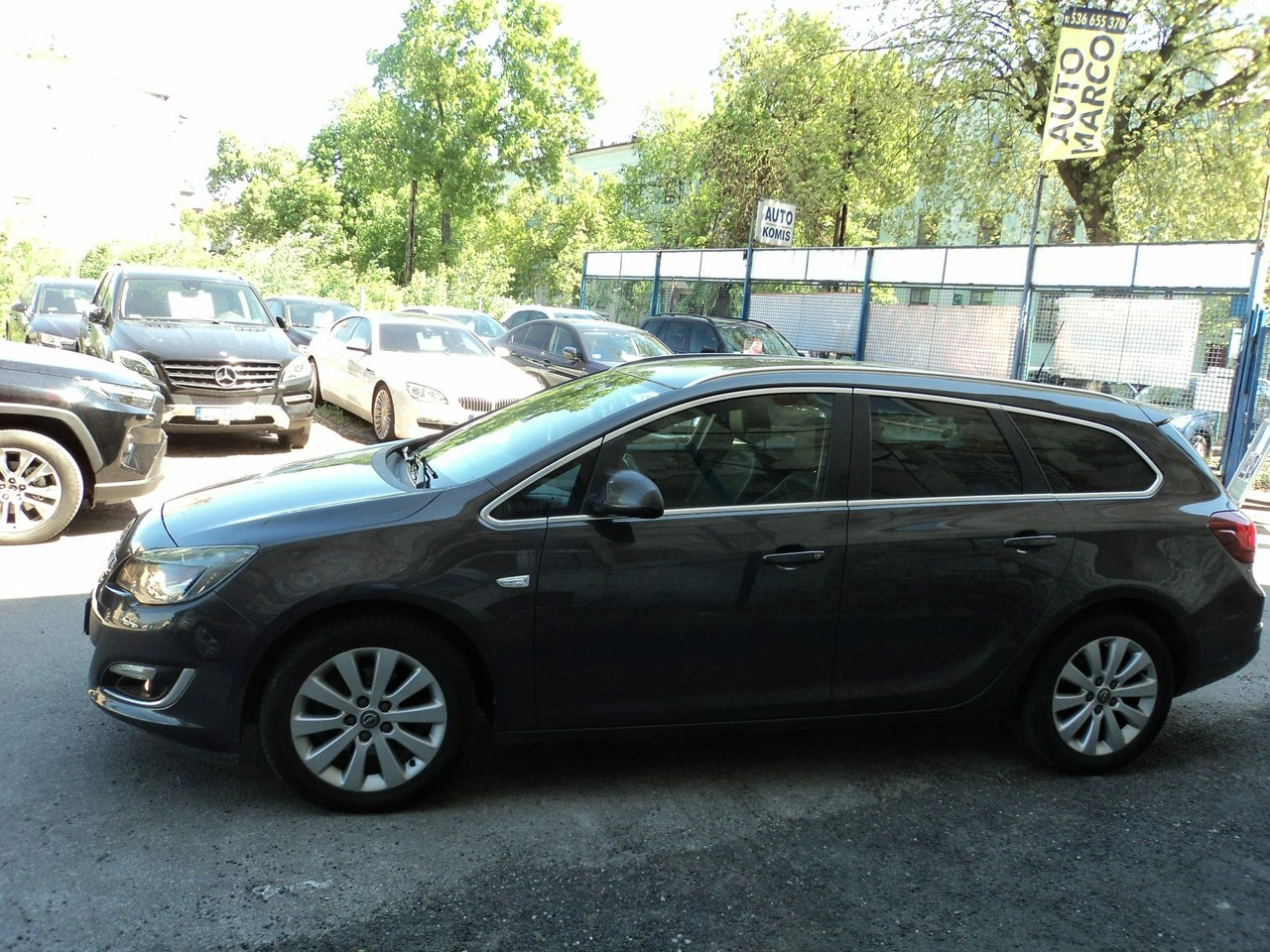 Opel Astra Sports Tourer - Zdjęcie 3
