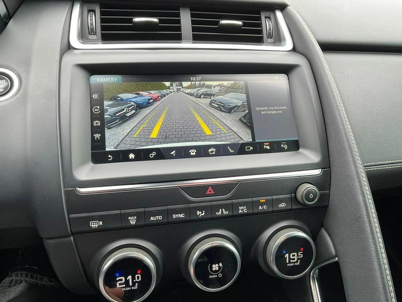 Jaguar E-Pace - Zdjęcie 14