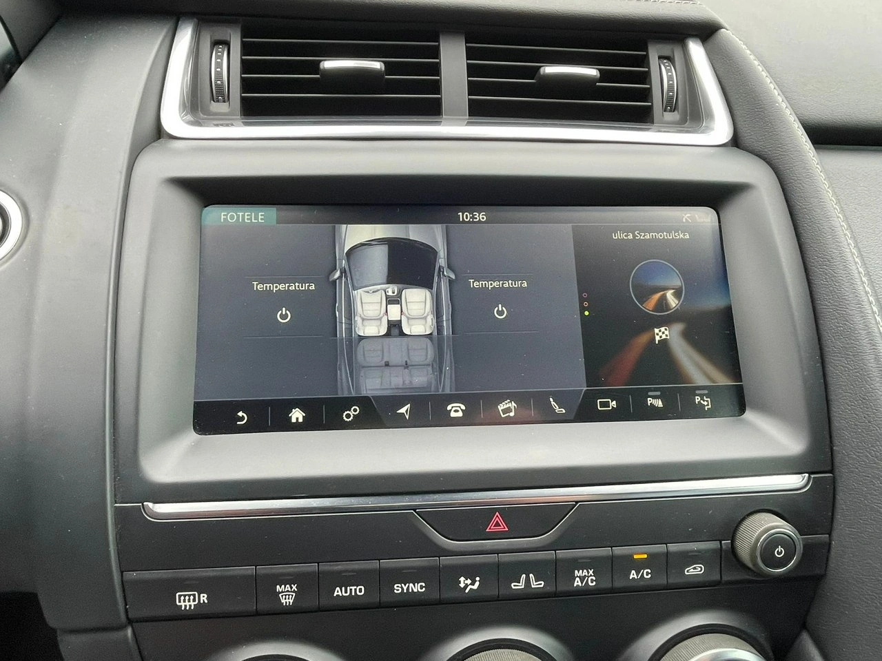 Jaguar E-Pace - Zdjęcie 15